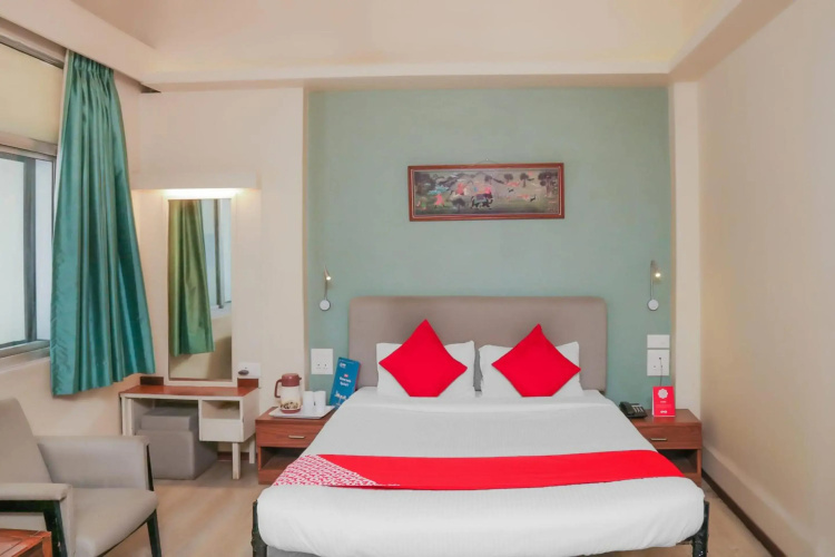 Collection O 80421 Hotel Pearl