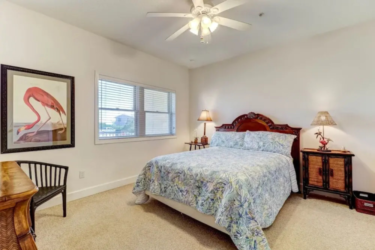 Pet Friendly Condo with Private Parking and Elevator by RedAwning