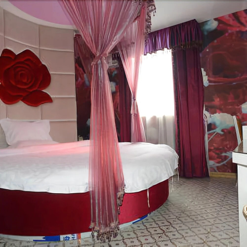 F1 Hotel
