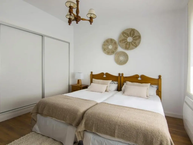 3 Bedrooms Apartment