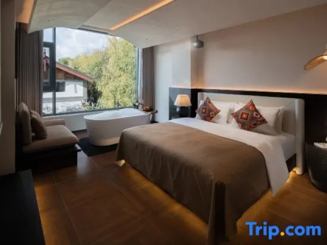 Double Suite with mountain view