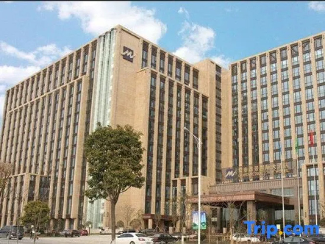 Yangzhong Juntai Hotel