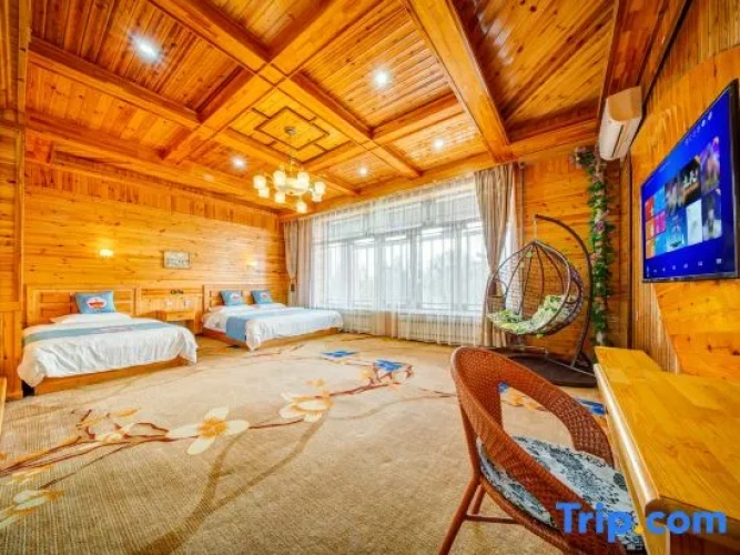 Deluxe Family Suite