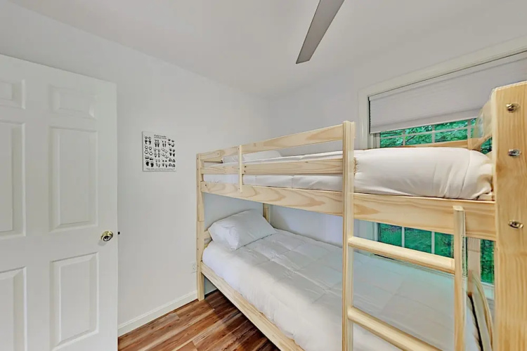 76overrd 3 Bedroom Home