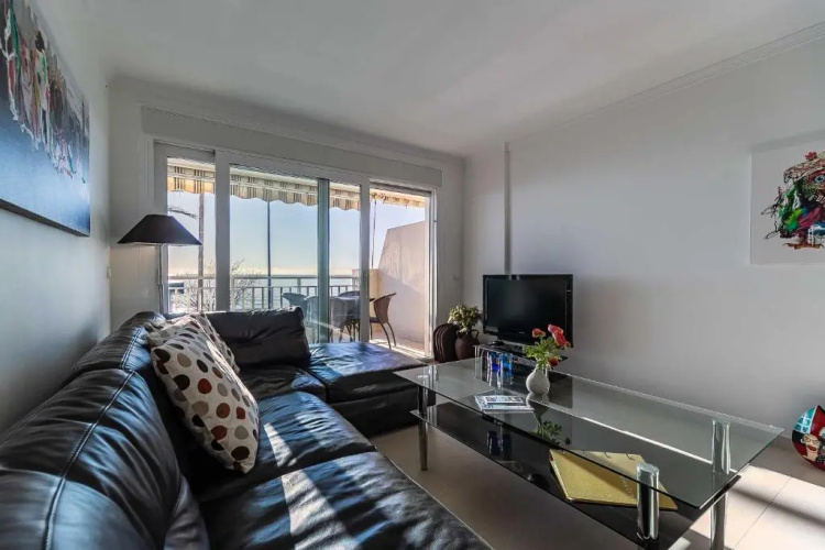 25-Modern Apartment in Paseo Maritimo, Fuengirola!
