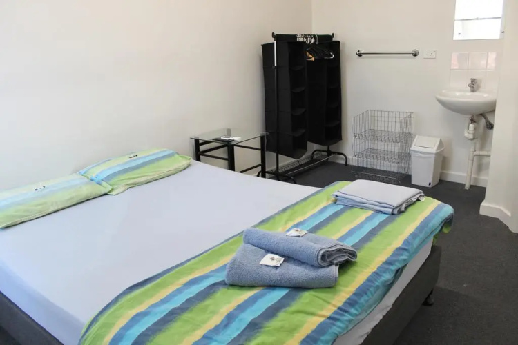 The Guesthouse - Hostel