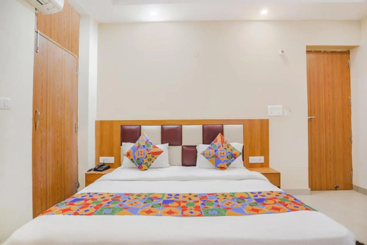 FabExpress Royal Stay