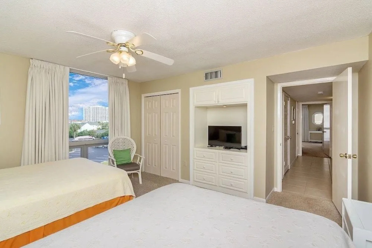 Shoreline 2042 Condo by RedAwning