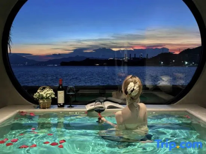 June Sea Hotel