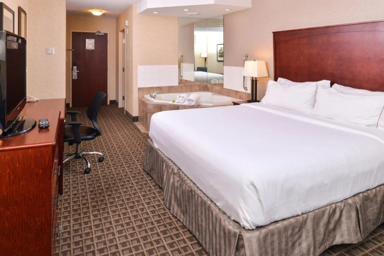 Holiday Inn Express Hotel & Suites Edmonton North by IHG