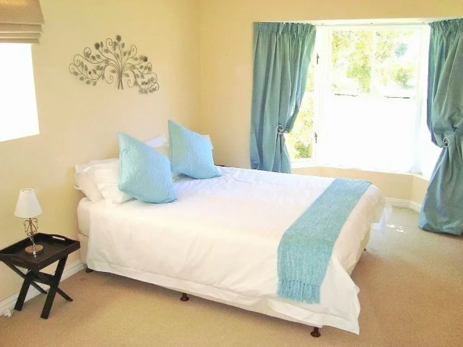 3 Bedrooms Cottage with garden view