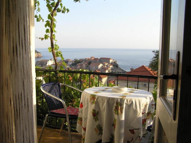 1 Bedroom Apartment with sea view