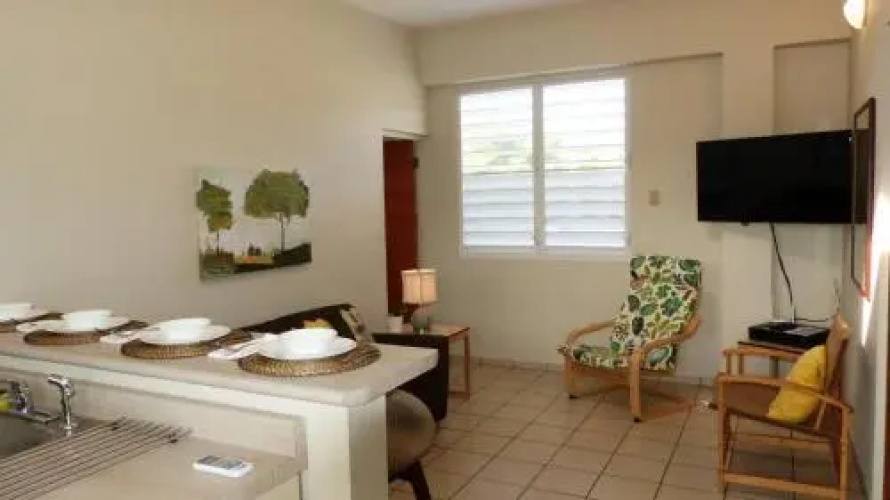 #2 Apt w/TV Netflix Wifi A/C Hot Water Laundry