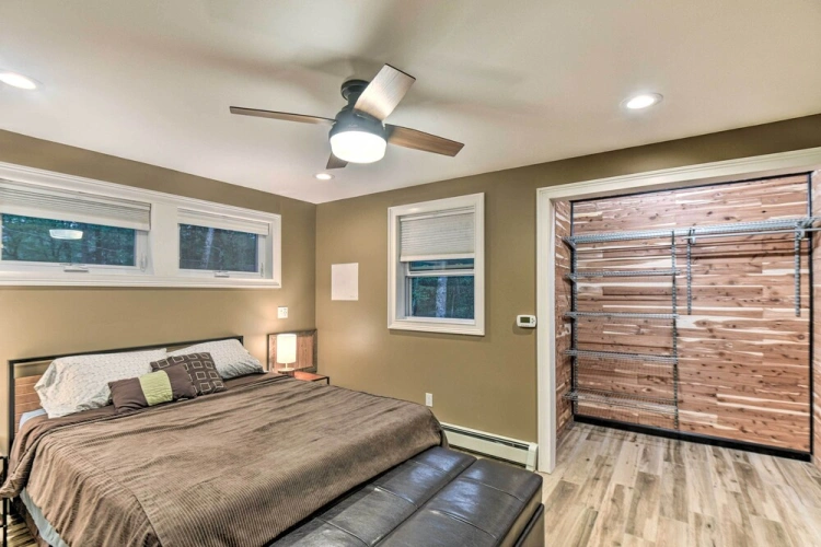 5 Bedrooms Cottage