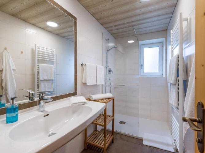 3 Bedrooms Family Apartment