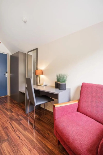 Enter Viking Hotel