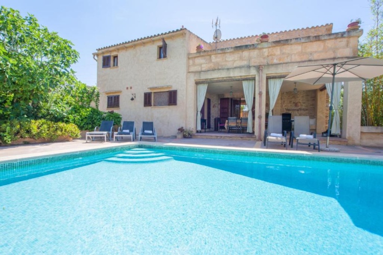 3 Bedrooms Villa