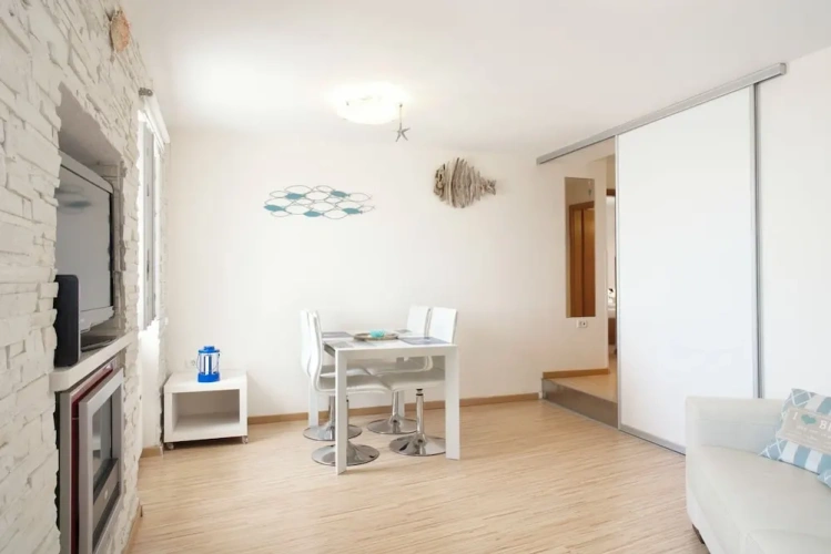 1 Bedroom Comfort Apartment with sea view