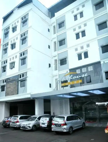 Penthouse Hotel by Airy