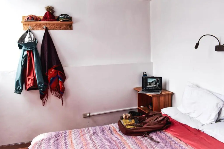 Alternative Hostels