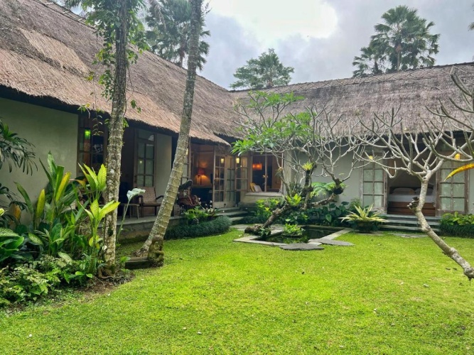 2 Bedrooms Villa