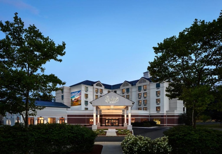 Graduate By Hilton Storrs photo 26