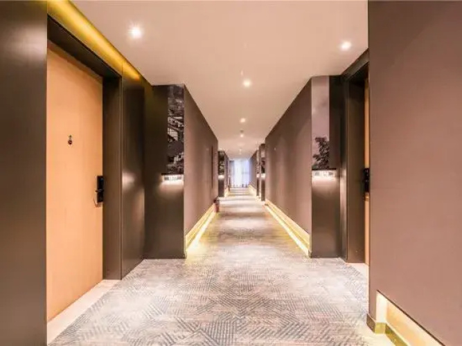 Wanda Yue, Luzhou Bubugao Square