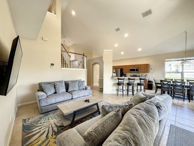 6 Bedrooms Villa