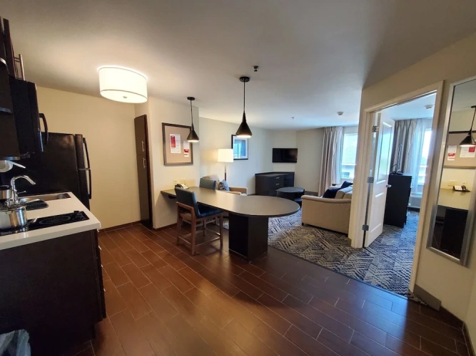 1 Bedroom Suite