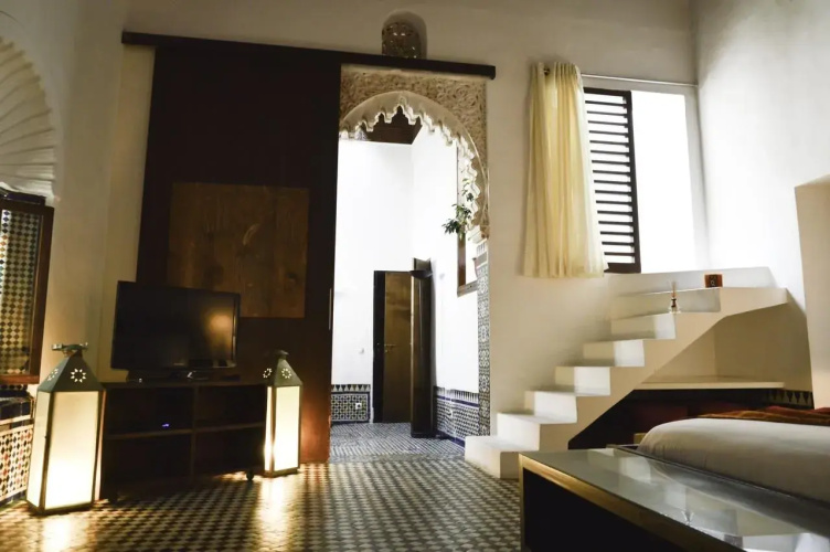 Riad Dar Lalzohra
