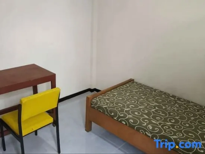 Bed in Dorm (male dorm)