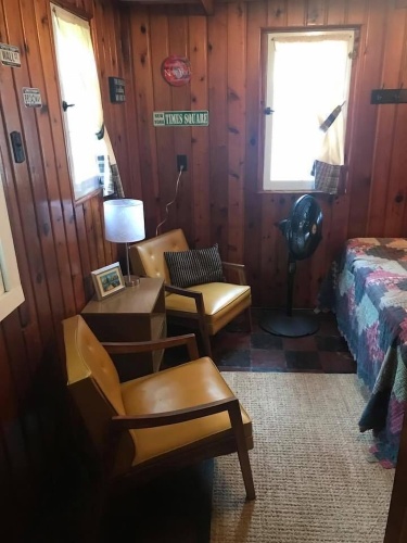 #5 - Times Square 2 Bedroom Cabin by RedAwning
