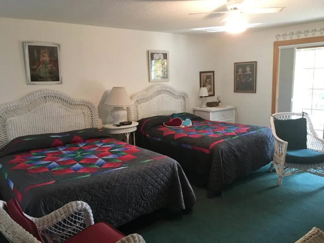 Lakeside Bed & Breakfast