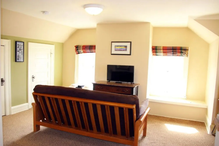 Mendota Lake House Inn