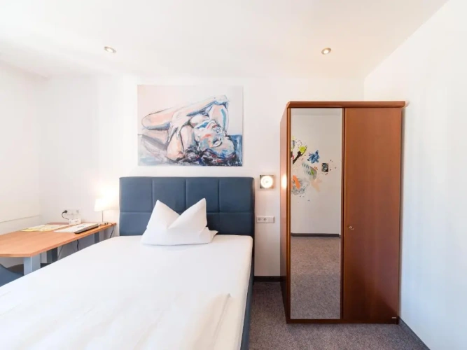 Standard Single room