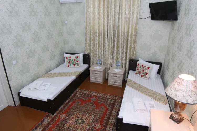 Al Mansur Guesthouse