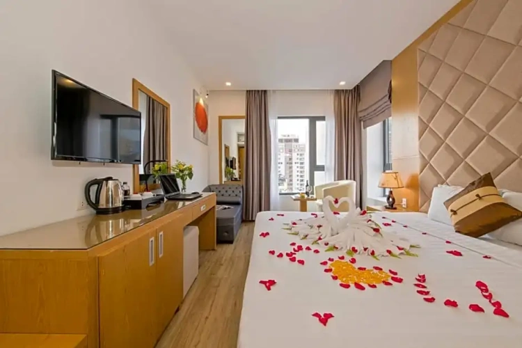 Deluxe Double room with city view