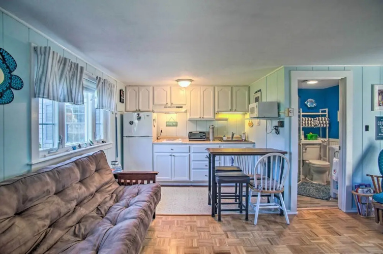 Romantic Cape Cod Studio w/ Patio, Near Beaches