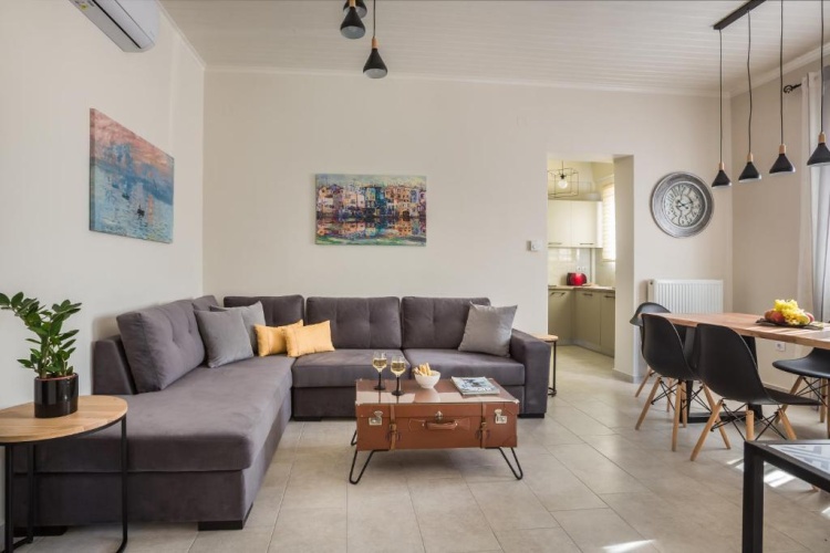 2 Bedrooms Apartment