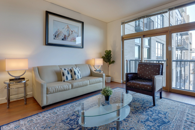 Spacious, Downtown Location – great for work and relaxing!