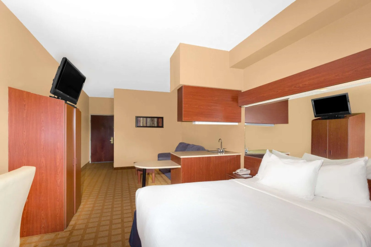 Microtel Inn & Suites by Wyndham Starkville