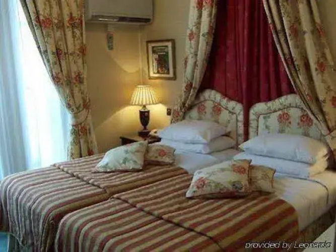 The Gallery Hotel