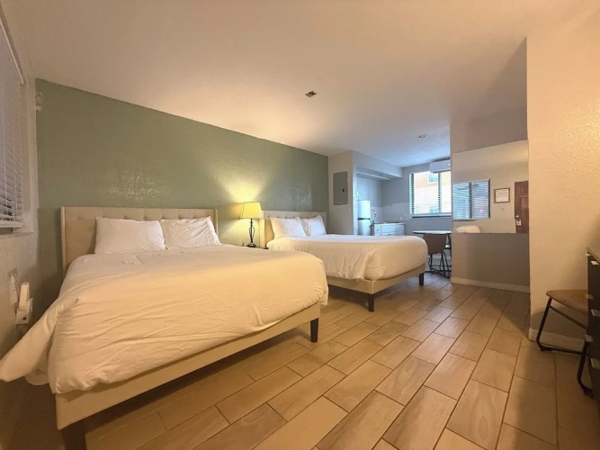 Standard room with pool view
