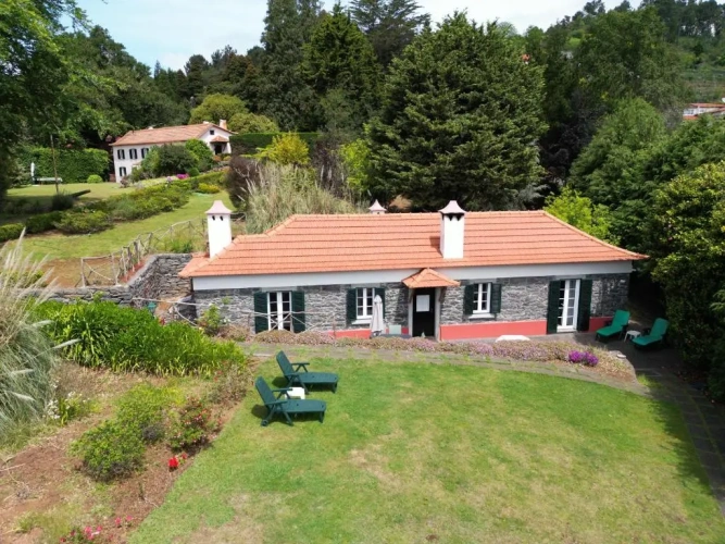 2 Bedrooms Cottage