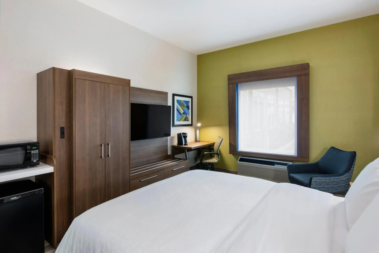 Holiday Inn Express & Suites Saskatoon by IHG