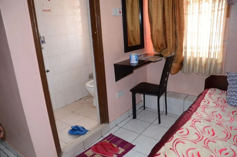 Chomba Hotel