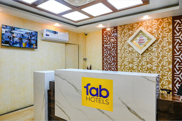 Fabhotel The Shan Palace