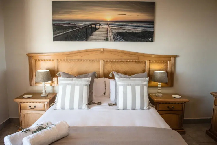Jeffreys Bay Beach Accommodation