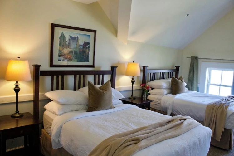 Classic Quadruple room