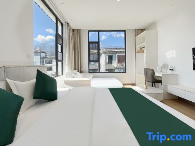 Suite with garden view